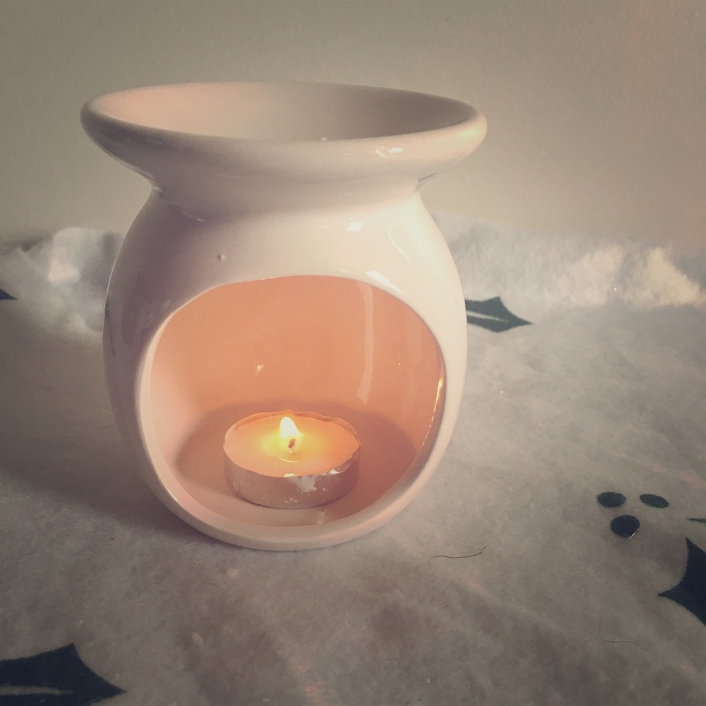 Ceramic oil/wax warmer